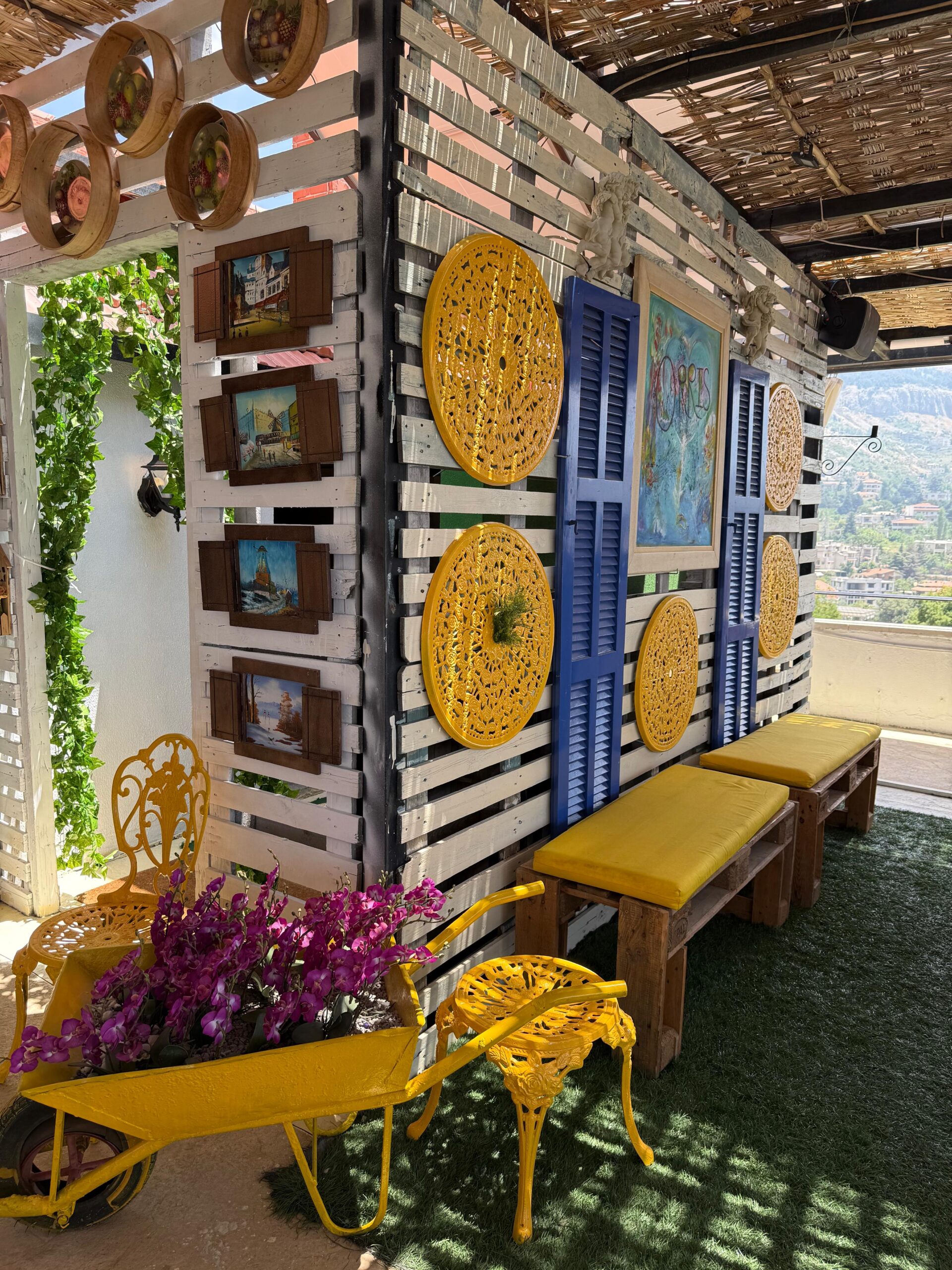 Orris Lounge in Hammana | My Lebanon Guide Orris Lounge in Hammana | My Lebanon Guide
